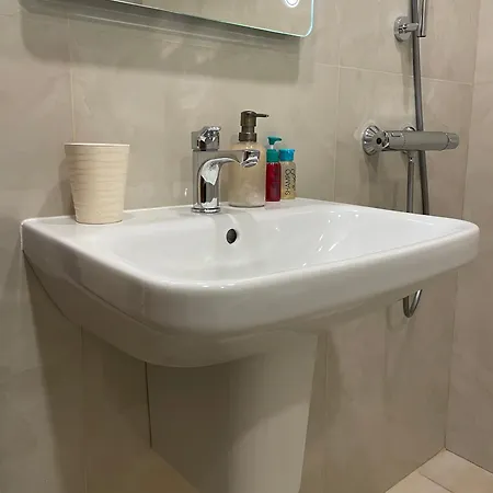 2025 Avi Jacuzzi For A Family With Kids